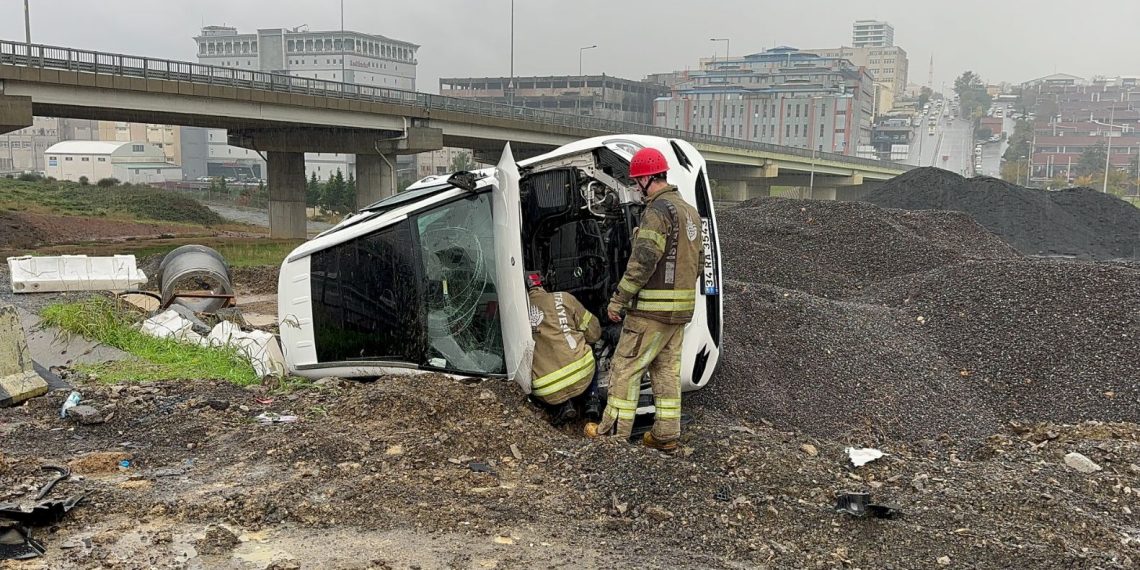 Kuzey Marmara’da araba şantiye alanına uçtu