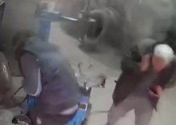 Lastik bomba üzere patladı: 1 yaralı