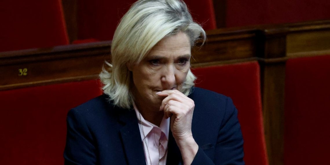 Le Pen, AB fonlarını zimmetine geçirdiği gerekçesiyle yargılanacak