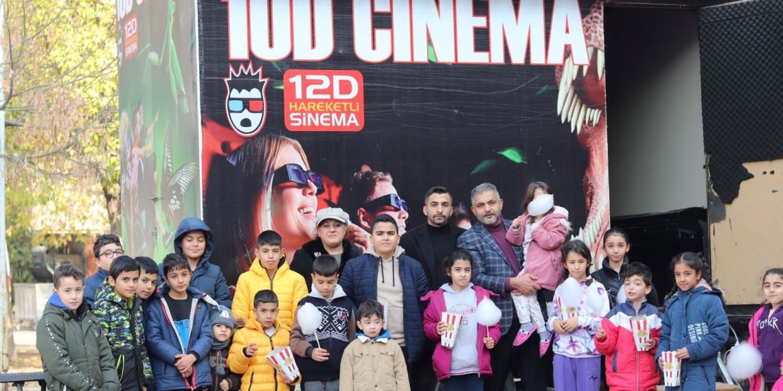 Malatya’da depremzede çocuklara 10 D sinema aktifliği