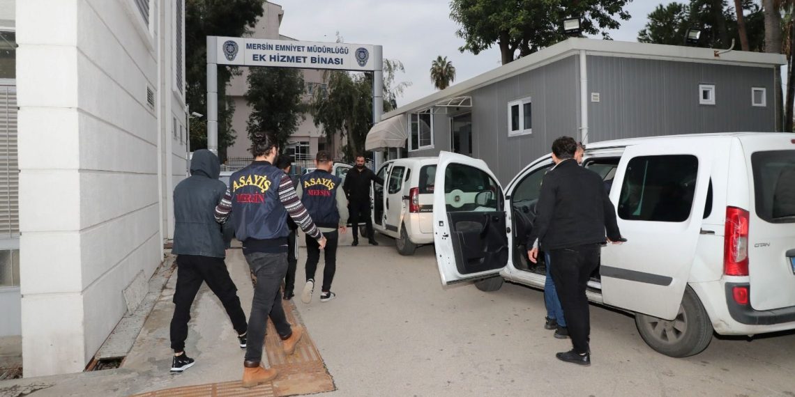 Mersin’de telefon dolandırıcılığına 4 tutuklama