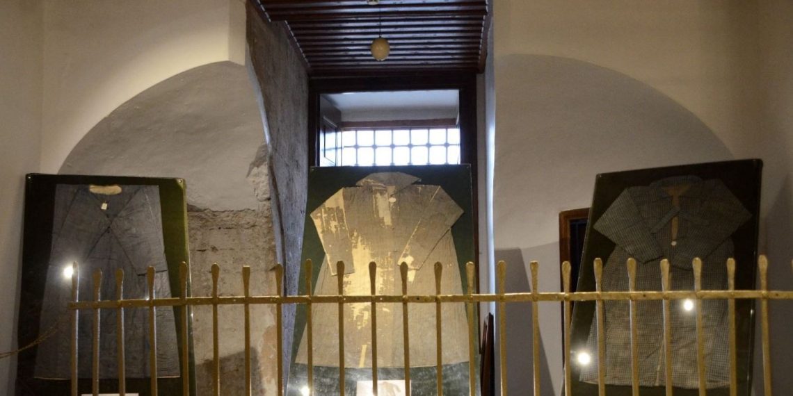 Mevlana’ya ilişkin kıyafetler Konya’da sergileniyor