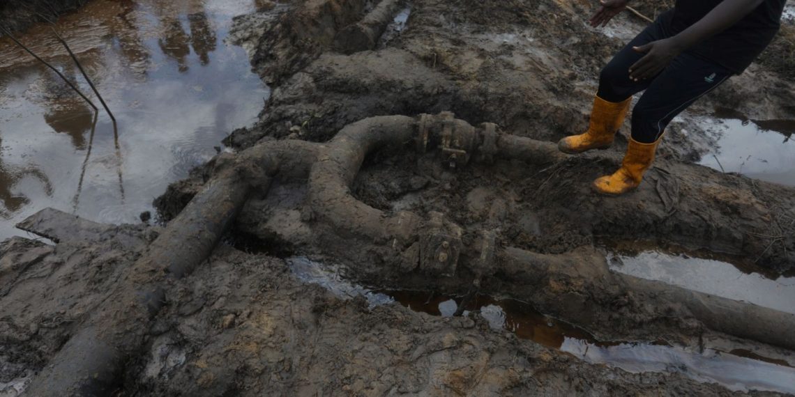 Nijerya’da 4 bin 800’den fazla kaçak petrol boru sınırı tespit edildi