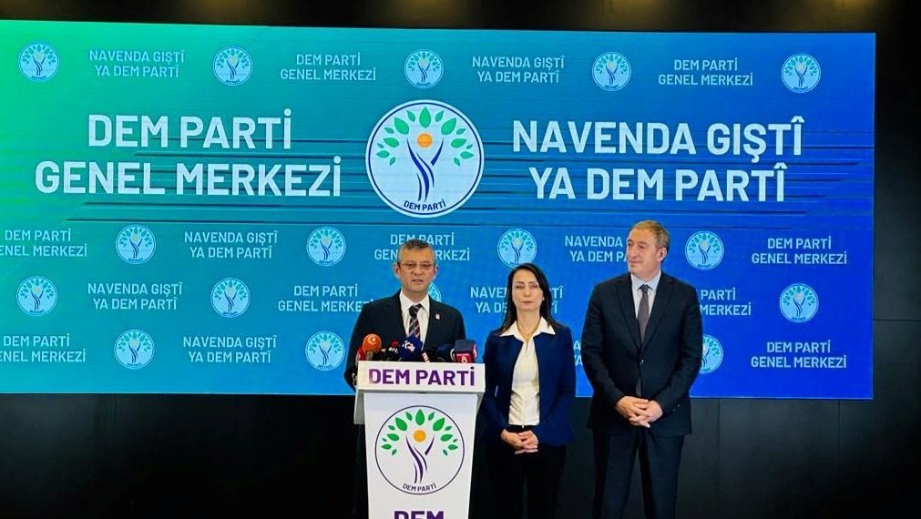 Özgür Özel’den DEM Parti’ye ziyaret: “Verimli ve yapan bir görüşme oldu”