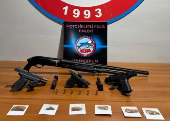 Polis uygulamasında aranan 10 kuşkulu yakalandı ve 7 ruhsatsız tabanca ele geçirildi