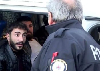 Polisi alarma geçiren ihbarda tabancalar oyuncak çıktı