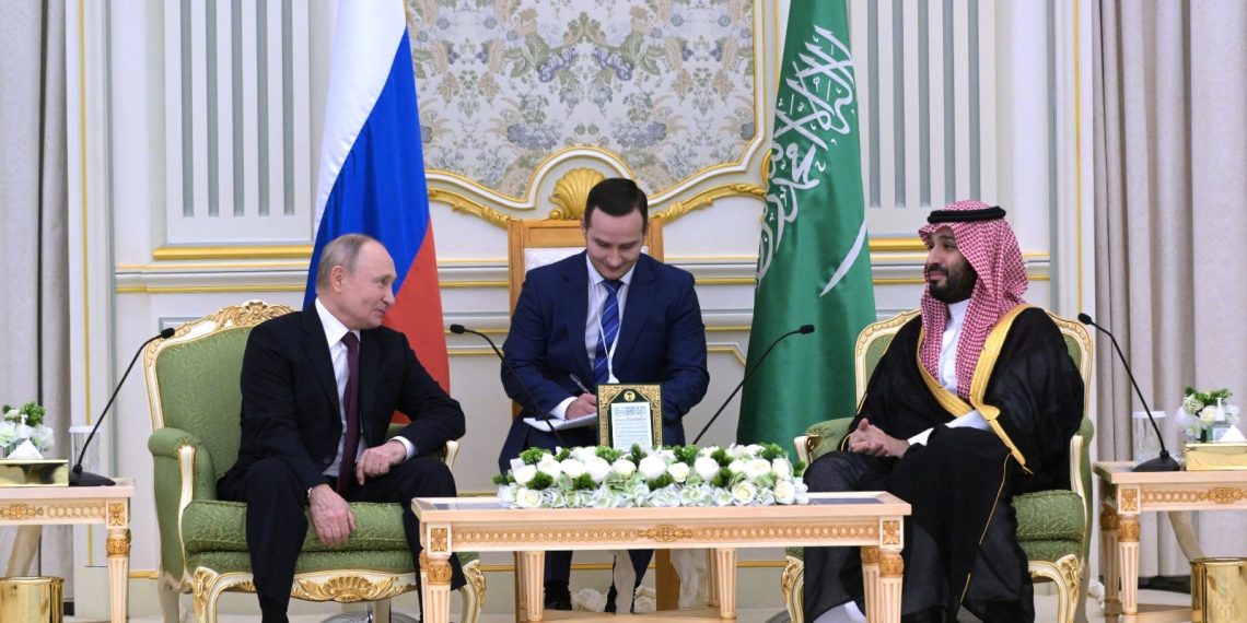 Putin, Suudi Arabistan Veliaht Prensi Selman ile bir ortaya geldi