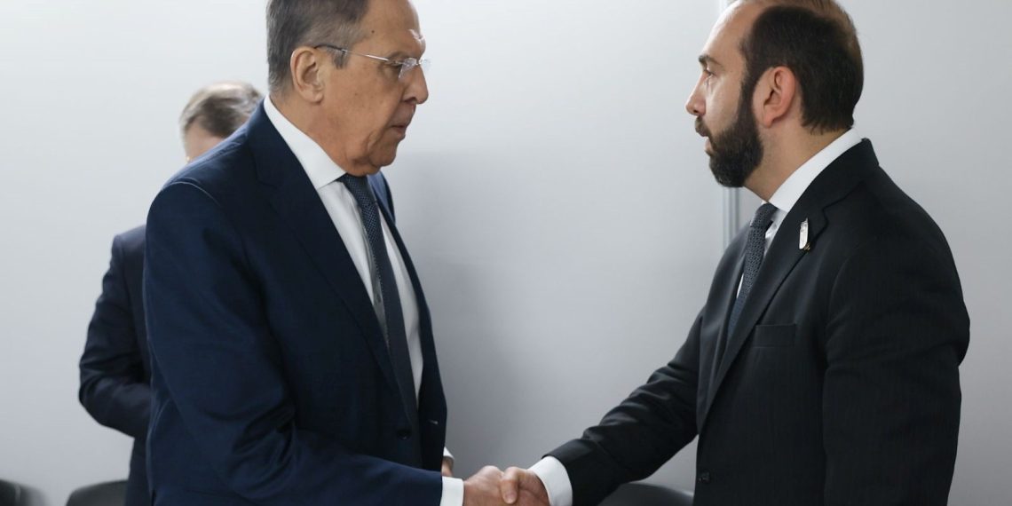 Rusya ve Ermenistan Dışişleri bakanları, temasların sürdürülmesine muhtaçlık olduğunu teyit etti