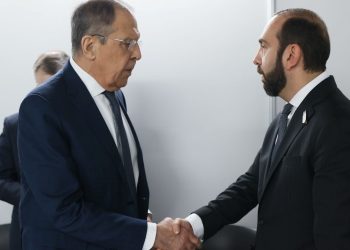 Rusya ve Ermenistan Dışişleri bakanları, temasların sürdürülmesine muhtaçlık olduğunu teyit etti