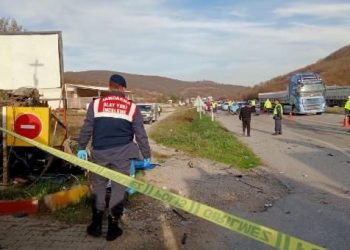 Samsun’da araba, yolcu otobüsüyle çarpıştı: 2 meyyit, 3 yaralı