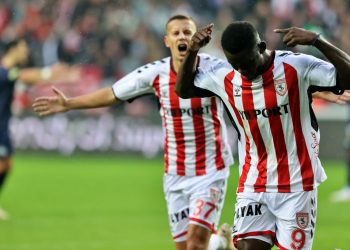Samsunspor, 3 puanı 4 golle aldı
