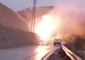 Şanlıurfa’da trafoda patlama kamerada