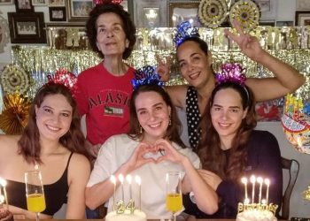 Sevinç Erberk’in üçüz kızları 24 oldu: Âlâ ki doğurmuşum