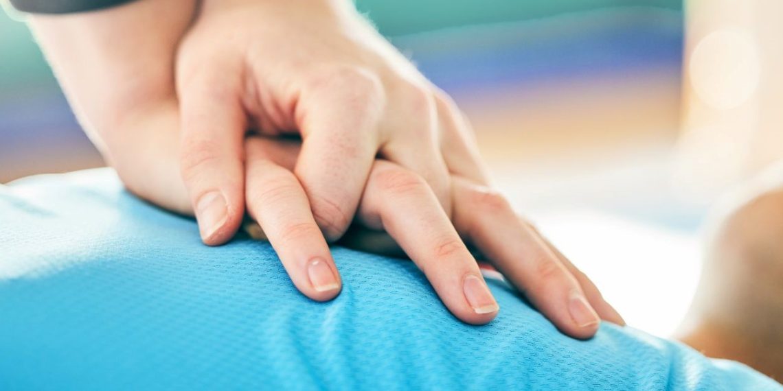 Sınıfta kalbi duran öğrenciyi öğretmen kurtardı