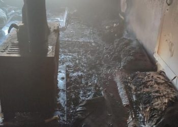 Sobayı akaryakıt dökerek yakmaya çalışan anne öldü, 2 çocuğu yaralandı