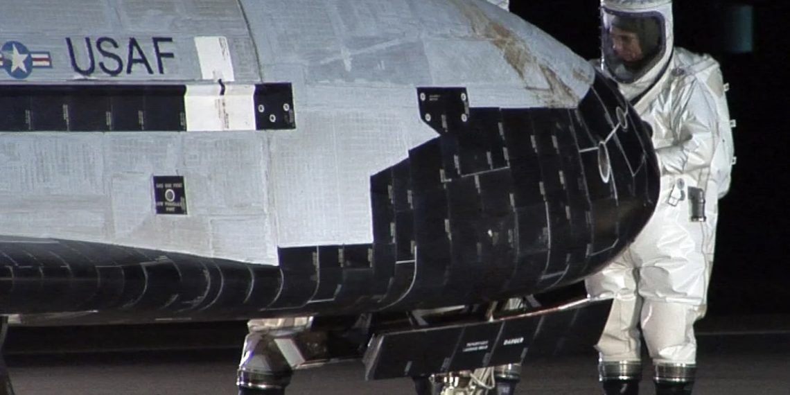 SpaceX, ABD ordusuna ilişkin gizemli uzay uçağı X-37B’nin kalkış tarihini erteledi