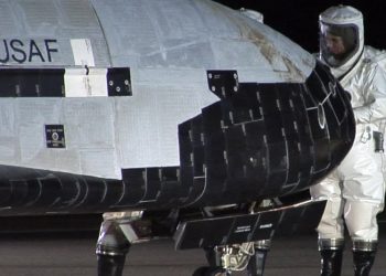 SpaceX, ABD ordusuna ilişkin gizemli uzay uçağı X-37B’nin kalkış tarihini erteledi