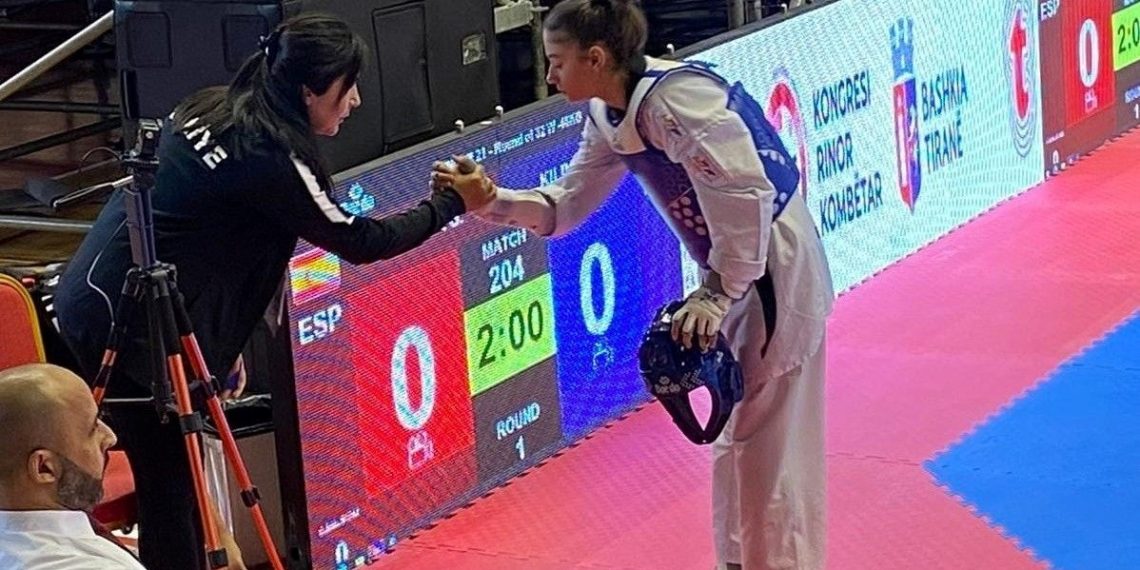 Taekwondo antrenörü Naz Göktaş’a ulusal vazife