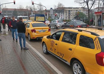 Taksi sürücüsünü boynundan bıçaklayan 15 yaşındaki kuşkulu isimli denetimle özgür