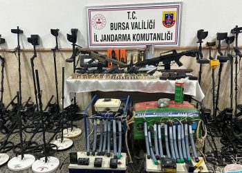 Tarihi eser kaçakçısı baba-oğul-torun yakalandı: 46 sikke ele geçirildi