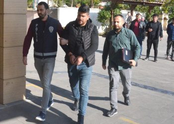 Tartıştığı öğrenciye Filistin şalından rahatsız olduğunu söyleyen servis sürücüsüne gözaltı