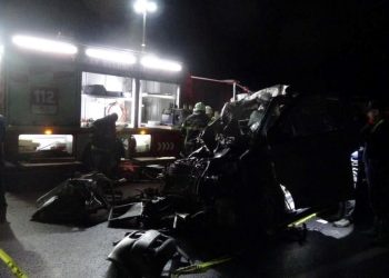 Tokat’ta katliam üzere kaza | Minibüs, kamyona çarptı: 5 meyyit