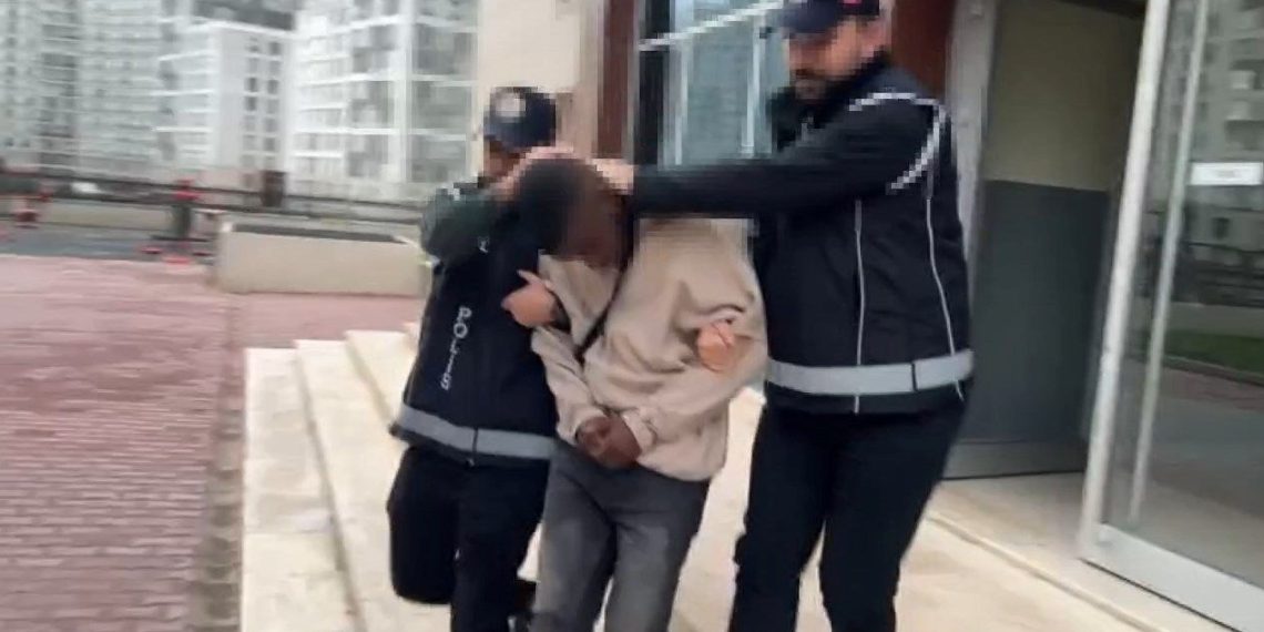 Toplumsal medyada uygunsuz görüntü paylaşan Kamerunlu gözaltına alındı