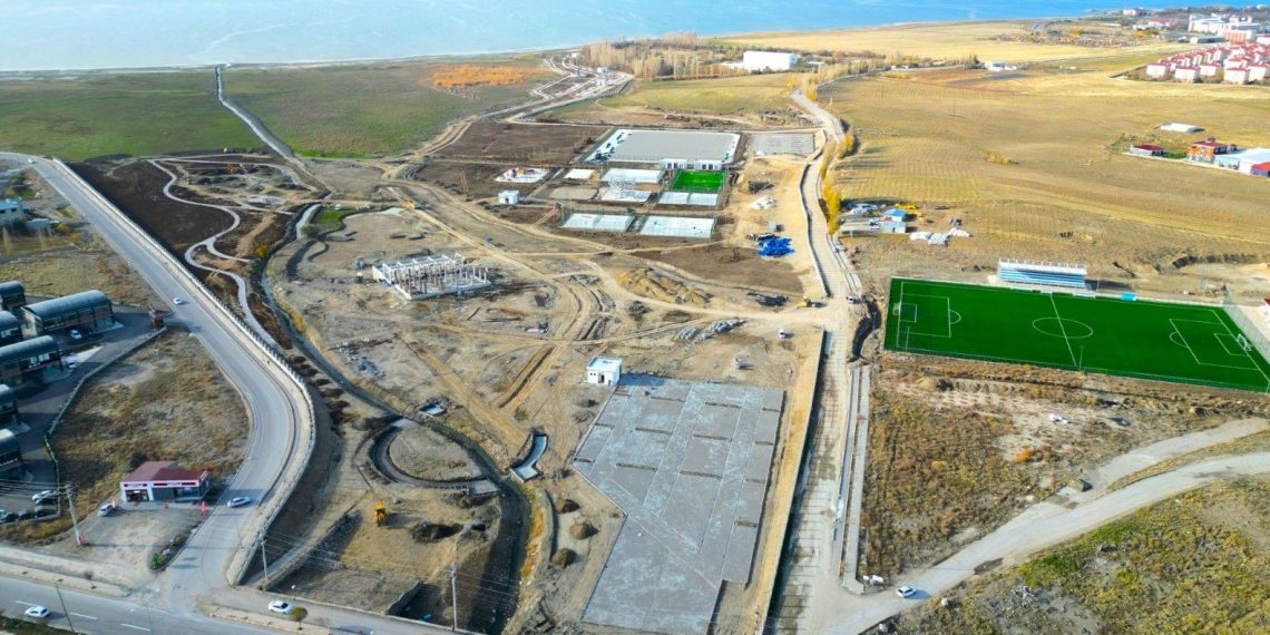 Tuşba’ya paha katacak dev yapıtın üretimi süratle devam ediyor