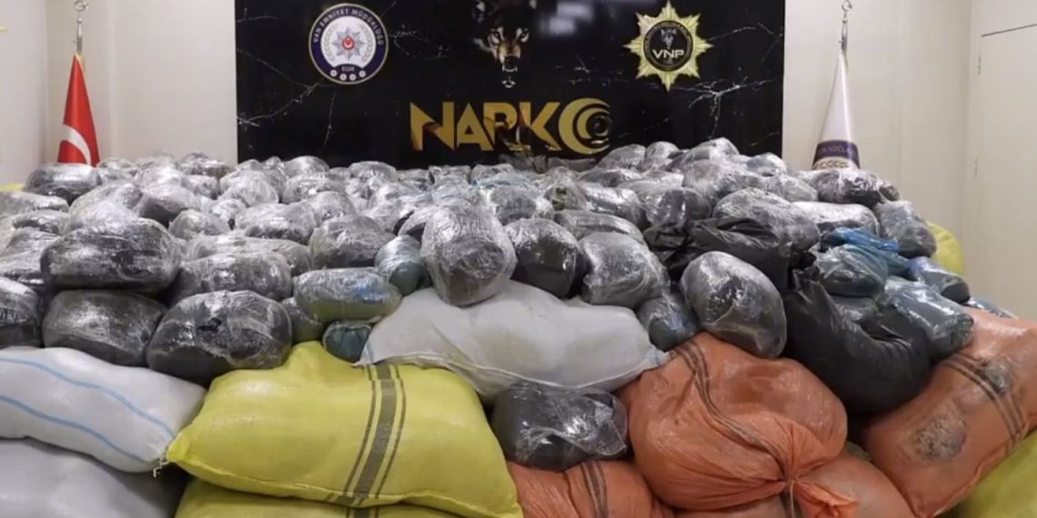 Van’da 4,6 ton uyuşturucu yakalandı
