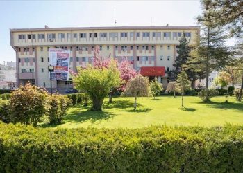 Van’da şov yürüyüşü ve açık hava toplantılarına süreksiz yasak