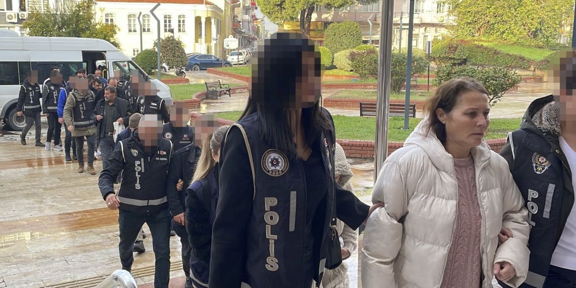 Yaşlı aylığı için geçersiz rapor hazırlayan çeteye operasyon