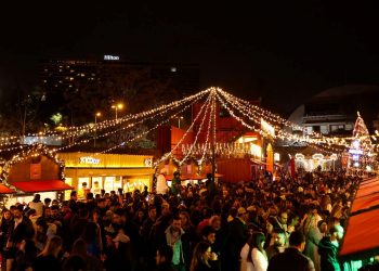 Yılbaşı kasabası Wonder Village Küçükçiftlik Park’ta açıldı