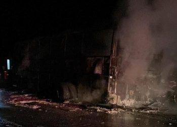 Yolcu otobüsü alev aldı