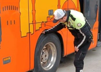 Yolcu taşıyan araçlara lastik kontrolü