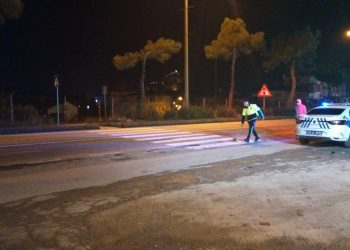 Yolun karşısına geçerken arabanın çarptığı bayan hayatını kaybetti