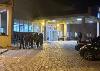 Yüksekova’da okul pansiyonunda yangın çıktı: 12 öğrenci dumandan zehirlendi