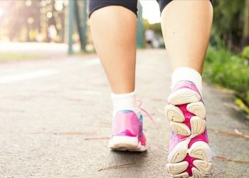 Yürümek bayanlarda göğüs kanseri riskini yüzde 10 azaltıyor