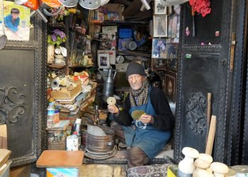 85 yaşındaki usta, 65 yıldır işini aşkla yapıyor