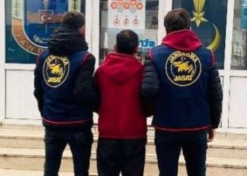 9 yıl mahpus cezası ile aranan firari hükümlü saklandığı meskende yakalandı