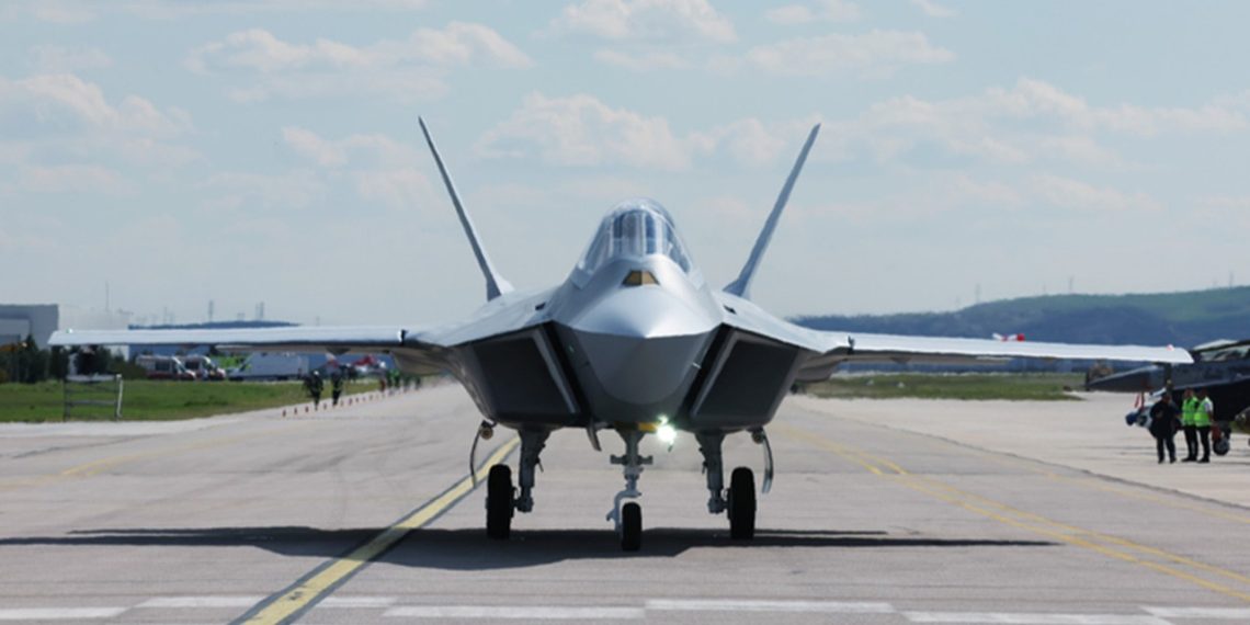 Milli muharip uçağı KAAN ilk uçuşunu gerçekleştirdi