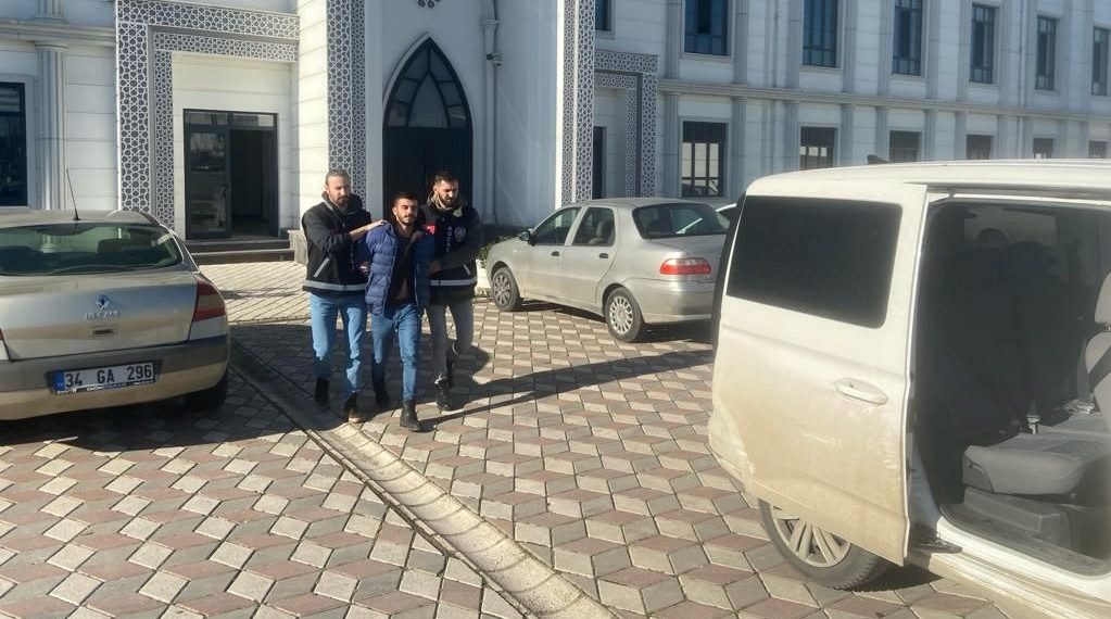 Ablasıyla boşanma kademesindeki eniştesini öldürdü