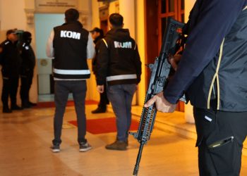 Adana Büyükşehir Belediyesi’ne ‘rüşvet’ operasyonu