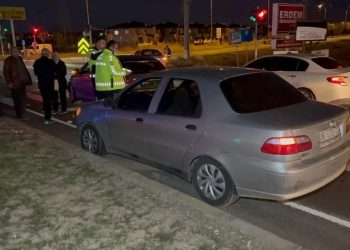 Aksaray’da iki araba çarpıştı: 1 kişi yaralandı