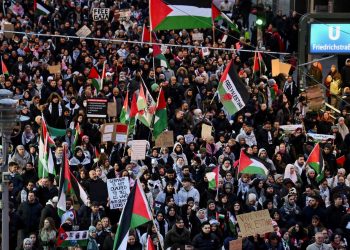 Almanya’da İsrail’in Gazze’ye yönelik taarruzları protesto edildi
