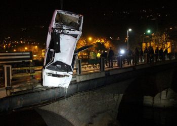 Amasya’da araba köprüden Yeşilırmak Nehri’ne uçtu: 1 meyyit