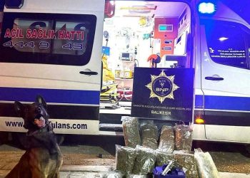 Ambulanstaki 9 kilogram uyuşturucuya 3 tutuklama