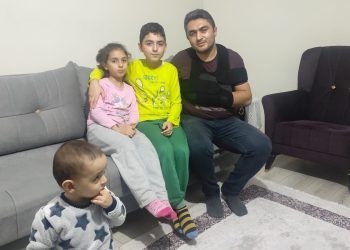 Ankara’da sokak köpeği dehşeti: Kızını korumak için koşarken kucağındaki çocuğuyla yere düştü