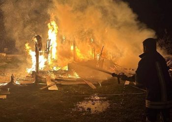 Antakya’da çadır yangını söndürüldü