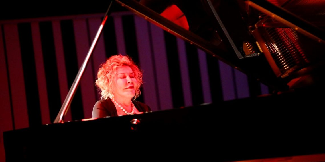 Antalya Piyano Şenliği Gülsin Onay konseri ile sona erdi