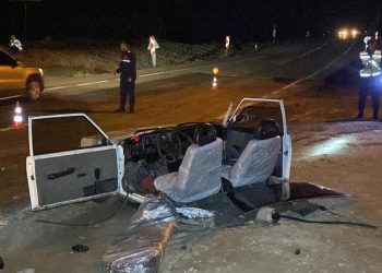 Arazi aracı ile çarpışan araba ikiye bölündü: 5 yaralı